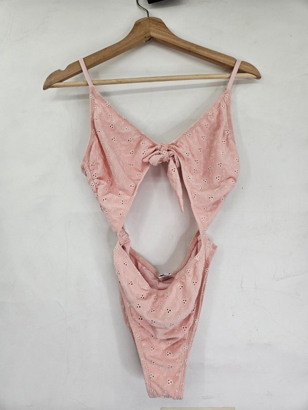 Dippin' Daisy's Women's Pink Eyelet Lined One-Piece Swimsuit Size M